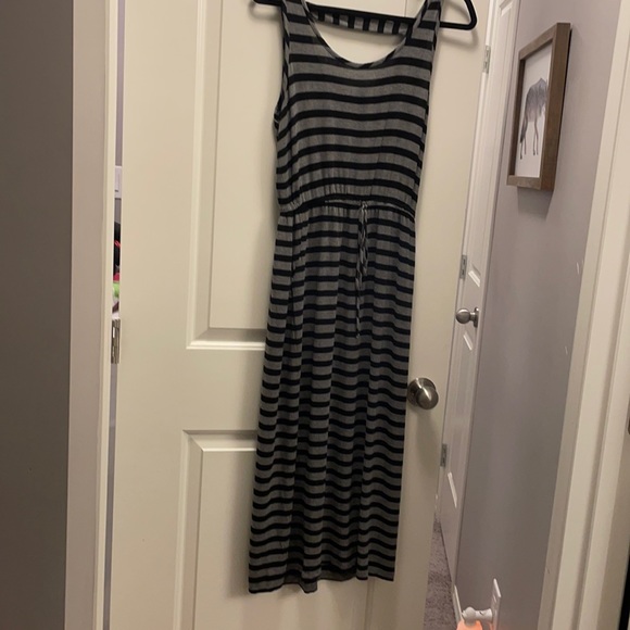 Black and white dress . - Picture 1 of 3